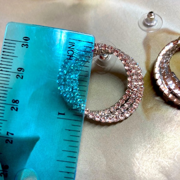 🌟 Rhinestone Silver Tone Circle Earrings - Picture 5 of 6